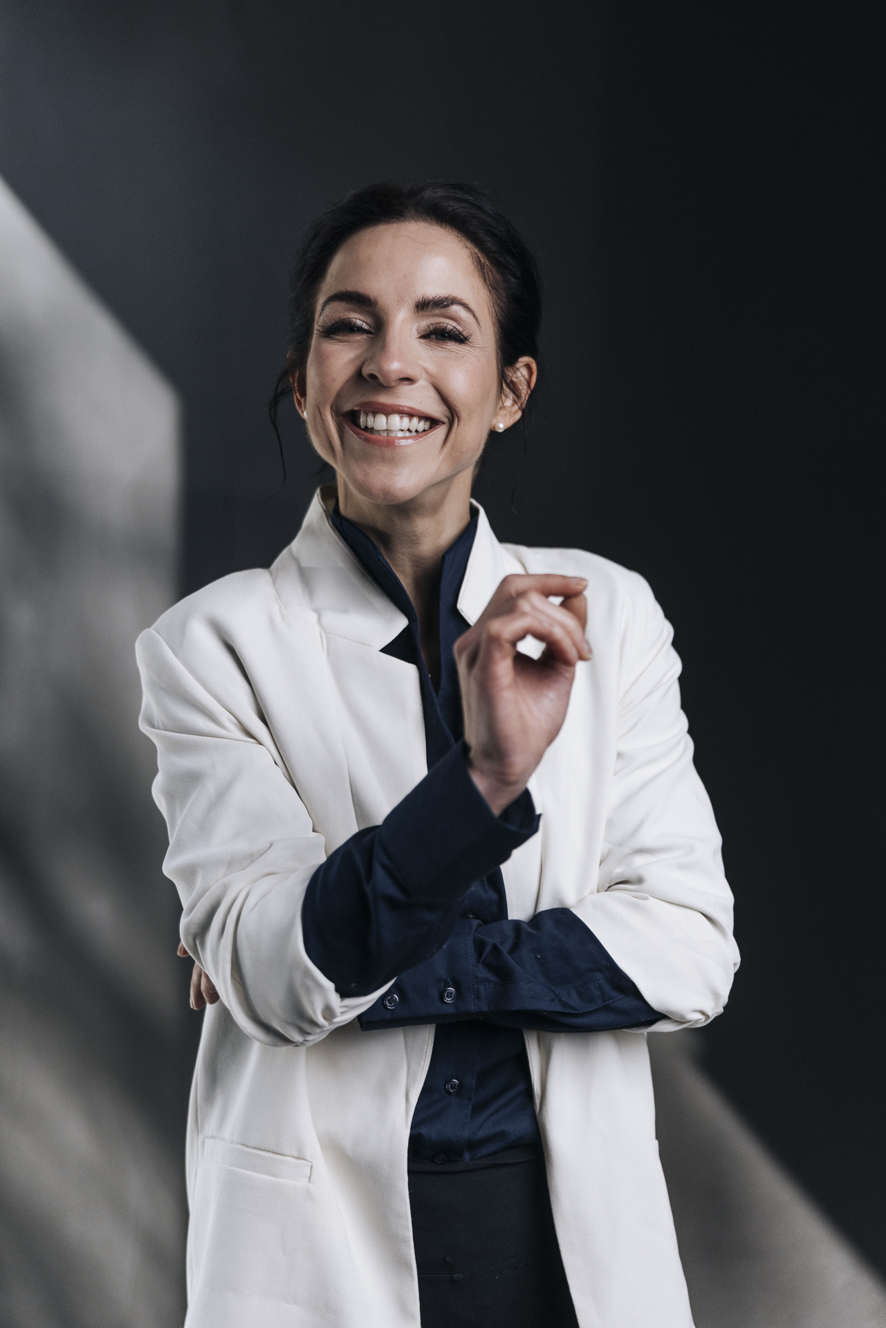 Saida Thenhart in ihrer Praxis Ad Astra Lab in Würzburg